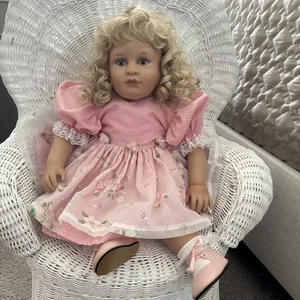 1996 VAL SHELTON 22”Beautiful Blonde Green Eyed Beauty With Custom Dress Outfit - Imagen 1 de 13