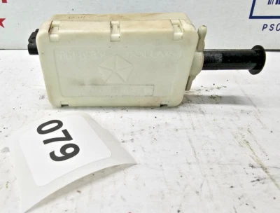 Interruptor de botón de parada de lámpara de luz de freno Chrysler Town & Country 2001-2010 56045043AG Foto 1 de 2