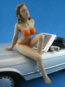 Bikini Girl November Figur im Maßstab 1:18 AMERICAN DIORAMA AD-38175 OVP NEU - Picture 1 of 7