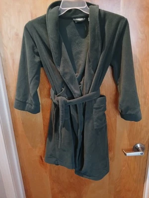 BOYS  LL BEAN SIZE 8 FLEECE BELTED BATH ROBE GREEN POCKETS - Image 1 of 3