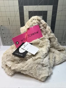 Bufanda capucha betsey johnson diseño corazón IVY - Imagen 1 de 6