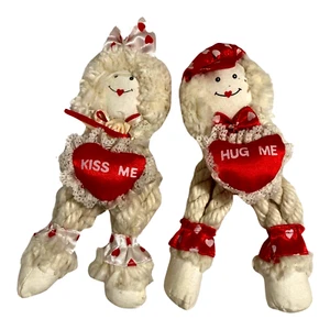 Juego de 2 muñecas de peluche de peluche vintage con corazones rojos bésame y abrazame - Imagen 1 de 7