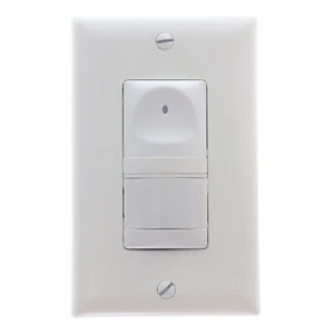 PASS & SEYMOUR RWU600U-WCC4 WALL SWITCH OCCUPANCY SENSOR, ON/OFF, 120V, WHITE - Picture 1 of 4