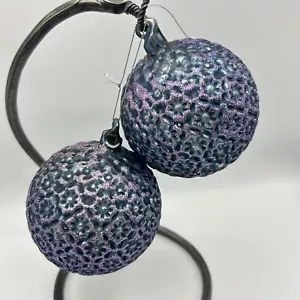 2 große mundgeblasene Kunstglas strukturierte Ornamente lila blau Glitzer Kugel 4,75 Zoll - Bild 1 von 7