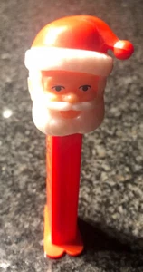 Pez Süßigkeitenspender, Vintage Mitte 80er dünner Fuß roter Boden, Augen offen Weihnachtsmann - Bild 1 von 4