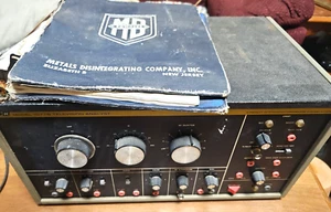 TV Tube Tester, Analyst, Model 1077B . Dynascan Corp. With Book - Picture 1 of 8