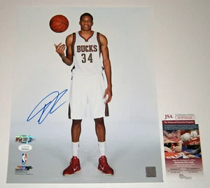 Foto firmada 11x14 por Giannis Antetokounmpo de novato certificado de autenticidad JSA AUTOGRAFIADA - Imagen 1 de 4