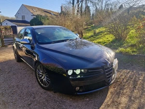 Alfa romeo 159 16v JTDM 170 spares or repair - Picture 1 of 8