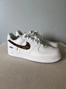 Supreme x Nike Air Force 1 GOODENOUGH - Size 10.5 - White - IM3483-100 - NEU - Bild 1 von 8