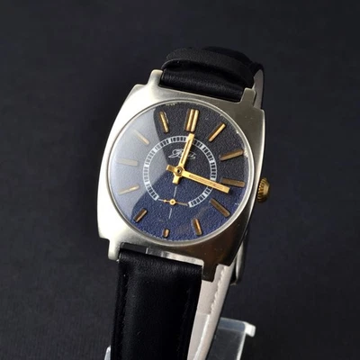 Zim Pobeda 2609 como nuevo. Reparado. Reloj de pulsera militar soviético URSS Foto 1 de 4