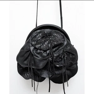 Vintage 80er Jahre Taschen von Pinky Echtleder Blumen Applikation Schultertasche Handtasche - Bild 1 von 9