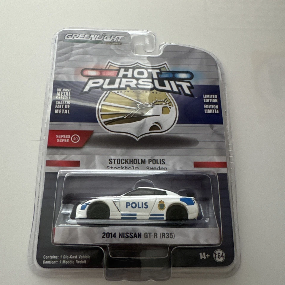 Nissan GT-R (R35) Chase 2014 Greenlight Hot Pursuit Foto 1 de 1