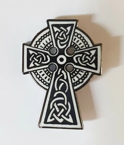 Insignia de pasador de metal CELTIC CROSS T120 - Imagen 1 de 2