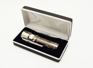 Limited Edition Olight S15 Baton Titanium - Photo 1/2