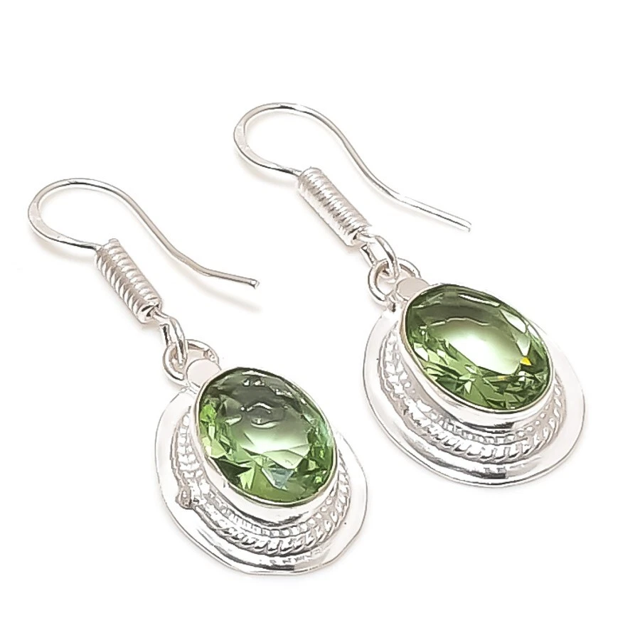 Pendiente de joyería de plata de ley 925 hecho a mano con piedras preciosas de amatista verde tamaño 1,75" Foto 1 de 1