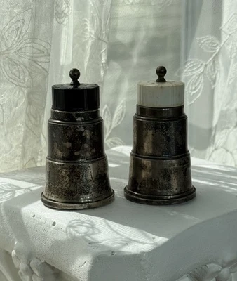 Saleros y pimenteros antiguos/de colección de plata esterlina y vidrio Frank M Whiting Foto 1 de 4