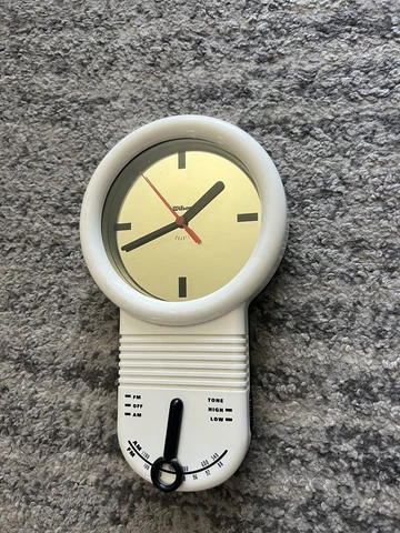 Vintage Wall Clock  Am/Fm Radio Retro Bakelite? Wilson Sports READ Cover