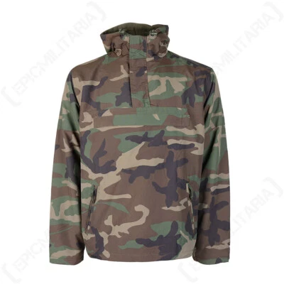 Cortavientos Brandit Woodland Camo - Camping, Senderismo, Aire Libre Foto 1 de 4