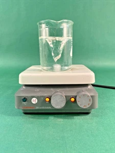 Agitador magnético y placa calefactora Corning PC-320 Scientific 575 vatios - Imagen 1 de 6