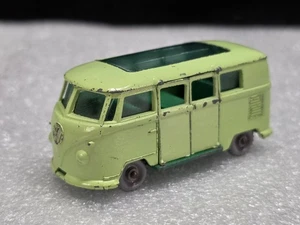 Matchbox Lesney No. 34 Volkswagen Caravette with Gray Wheels - Picture 1 of 8