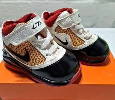 NIKE Lebron 7 (TD) Niño Pequeño Talla 4C 383923101 Zapatos Bebé 2009 Blanco Negro Rojo NUEVO Foto 1 de 4