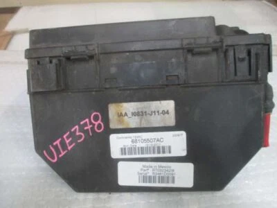 Módulo de alimentación totalmente integrado TIPM caja de fusibles 2006 06 Dodge Caravan 68105507AC Foto 1 de 4