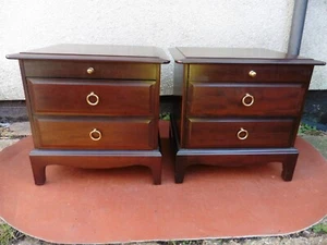 PAIR OF STAG MINSTREL MAHOGANY BEDSIDE TABLES, CABINETS, CHESTS, 2 DRAWERS+SLIDE - Picture 1 of 15