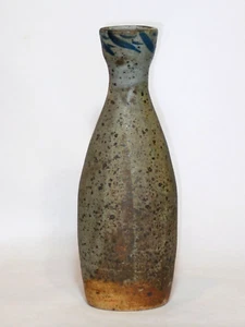 Peter Rushforth Tall Bottle Vase (26.5cm). Australian Studio Pottery - Picture 1 of 9