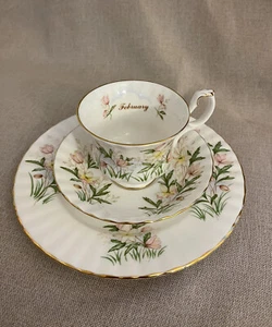 Royal Albert Tea Cup & Saucer 3 Pieces Bone China England 1987 Vintage - Picture 1 of 9