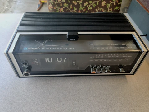 Vintage MacDonald AM/FM Flip Clock Model 6-30-46 Tested Works Fully Functional Cover