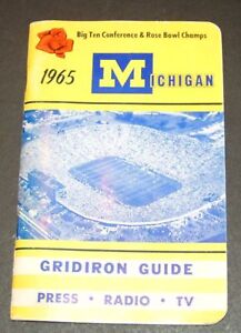 UNIVERSITY OF MICHIGAN Gridiron Guide 1965 information press & radio U of M