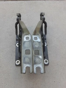 2006-2010 VOLKSWAGEN JETTA HOOD HINGES SET FRONT LEFT / FRONT RIGHT OEM - Picture 1 of 8