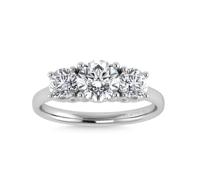 Anillo de platino 950 de tres piedras talla redonda de diamantes cultivados creado en laboratorio de 2 quilates IGI E/VVS Foto 1 de 4