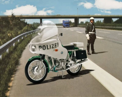 BMW R75/5 Police 1:8 REV07940 - revell modellismo - Immagine 1 di 4