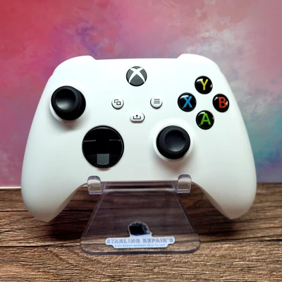 Official Xbox One Wireless Controller Series S/X  In Robot White Round D Pad Ver - Image 1 of 4