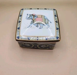 VTG Wedgwood  Blue Elephant  Bone China England Lidded Trinket Box Jewelry 1992  - Picture 1 of 4