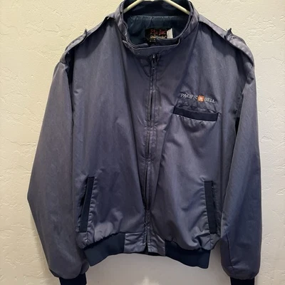 Jaqueta Vintage Pacific Bell Pla-Jac EUA Logotipo Quebra-Vento Leve Tamanho 44-L-46 - Imagem 1 de 4