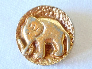 ALTER ELEFANTENKNOPF AUS ALUMINIUM VERGOLDET UM 1950 - Bild 1 von 8