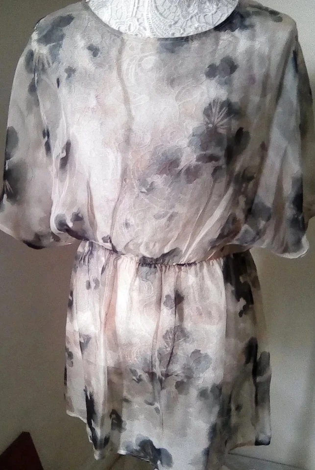 Warehouse Pure sheer silk Silver Floral  top sz10  Perfect beach Cover/Festival - Image 1 of 4
