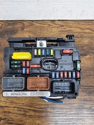 CITROEN / PEUGEOT BSM FUSE BOX 9667199680 - Image 1 of 4