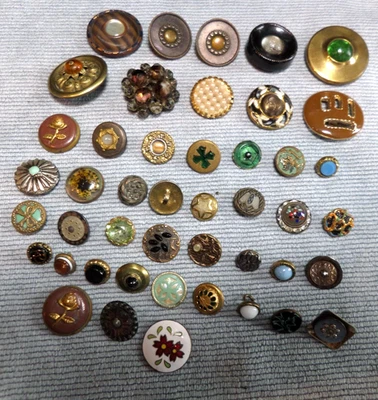 45 Vintage Antique Metal Glass Assorted Material Picture Buttons FLOWERS - Image 1 of 4