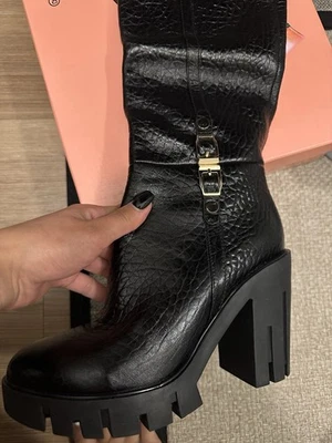 Women’s leather boots - Image 1 of 4