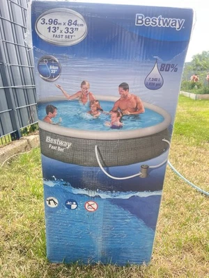 Schwimmbecken Aufblasbar, 396cm B*84cm H, Familien Pool - Bild 1 von 4