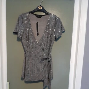 BNWT F&F Silver Party Top 8 - Picture 1 of 6