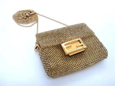 Bolso Bandolera FENDI Pico Baguette Dorado Micro Cuentas Cadena AirPods Estuche Dije JAPÓN Foto 1 de 4