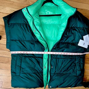 NWT UGG Women's Sydnee Reversible Oversize Puffer Vest L - Picture 1 of 12