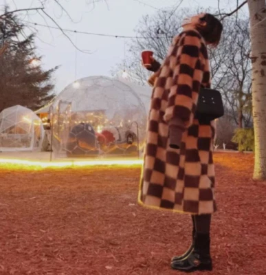 Abrigo de piel blanco y negro a cuadros a cuadros abrigo de piel sintética chaquetas parka ropa exterior  Foto 1 de 4