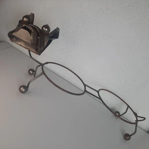 Soporte elevado rústico soldado a mano para platos para perros con capacidad para dos cuencos de comida para mascotas, pug, bulldog - Imagen 1 de 8