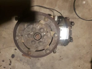 Vintage York F209R-16763 A/C Air Conditioner Compressor R12 Off 70's CJ ? - Picture 1 of 10
