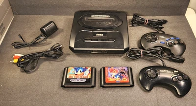 SEGA GENESIS MODEL 2 MK-1631 CONSOLE SYSTEM 2 CONTROLLERS 2 GAMES BUNDLE TESTED - Image 1 of 4